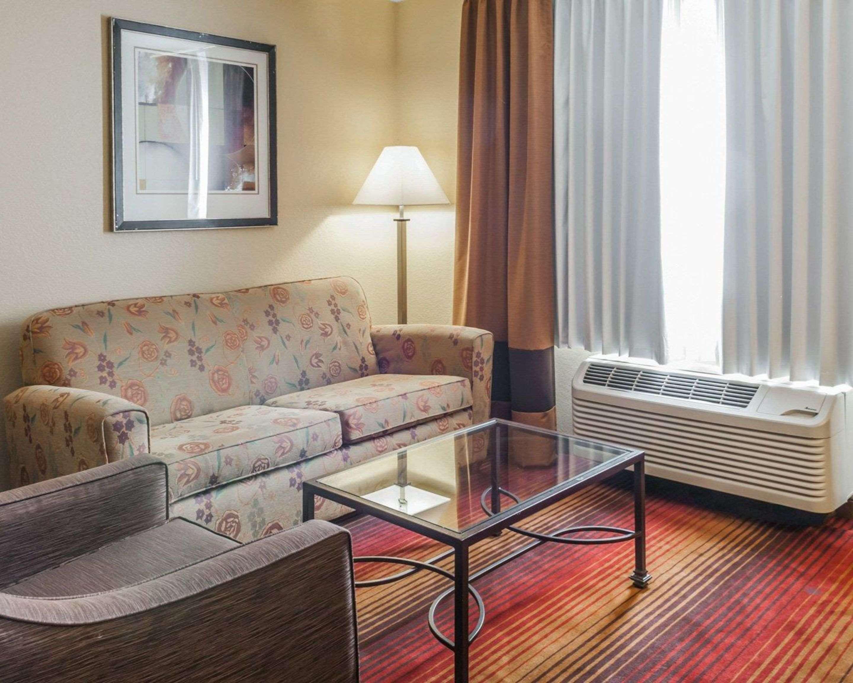 Quality Inn & Suites Albuquerque West Esterno foto