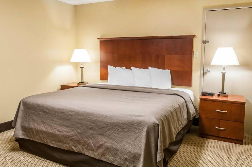 Quality Inn & Suites Albuquerque West Esterno foto